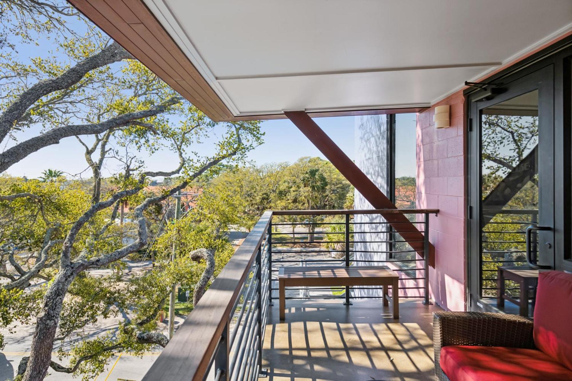 Boutique Vera Hotel In The Heart Of Folly Beach Exterior foto
